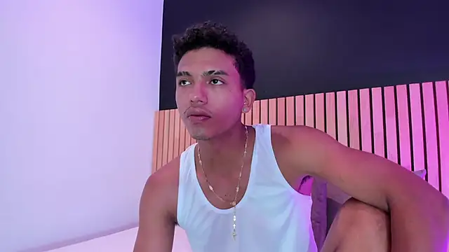 Snapshot of jhoystrong_ chatting on March 2, 7:54 pm jhoystrong online show from March 2, 7:54 pm