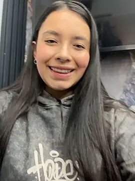 Miss Bella Flame online show from April 19, 6:54 pm