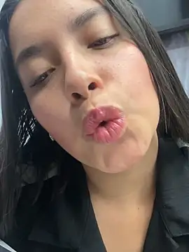 Snapshot of Miss_Bella_Flame chatting on June 2, 8:00 pm Miss Bella Flame online show from June 2, 8:00 pm