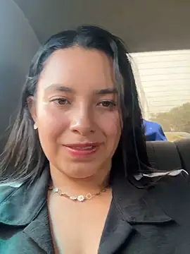 Snapshot of Miss_Bella_Flame chatting on June 5, 4:13 pm Miss Bella Flame online show from June 5, 4:13 pm