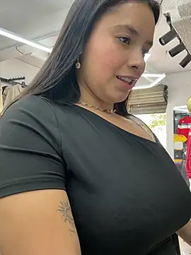 Snapshot of Miss_Bella_Flame chatting on June 23, 5:55 pm Miss Bella Flame online show from June 23, 5:55 pm