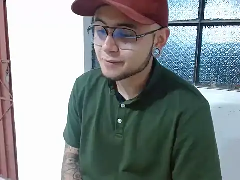 Snapshot of Juan_Gallo chatting on February 21, 11:06 pm Juan Gallo online show from February 21, 11:06 pm