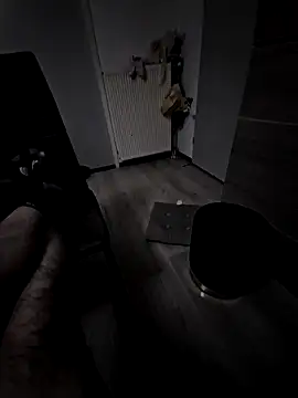 Snapshot of queenandkingpleasure chatting on February 22, 2:13 am queenandkingpleasure online show from February 22, 2:13 am