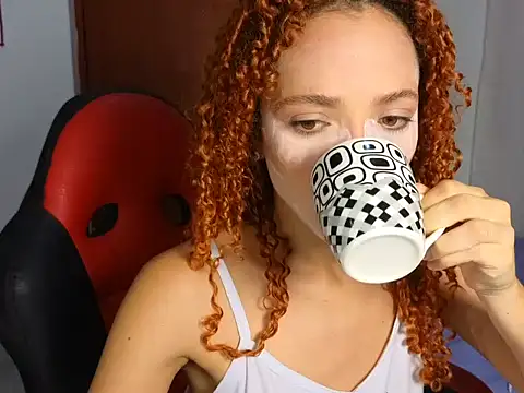 Snapshot of CandyyMonroe chatting on February 20, 12:05 pm CandyyMonroe online show from February 20, 12:05 pm