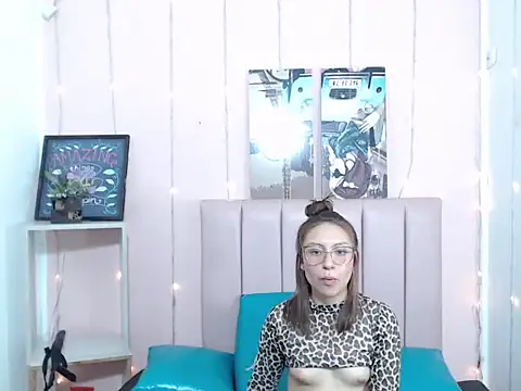 casandraroberthrs707 online show from February 26, 8:19 pm