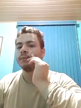 Snapshot of vinicius_ribas chatting on May 2, 9:09 pm vinicius ribas online show from May 2, 9:09 pm
