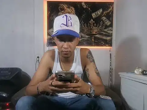 Snapshot of badboy_master chatting on June 7, 9:07 pm badboy master online show from June 7, 9:07 pm