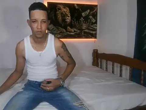 Snapshot of badboy_master chatting on July 4, 5:24 am badboy master online show from July 4, 5:24 am
