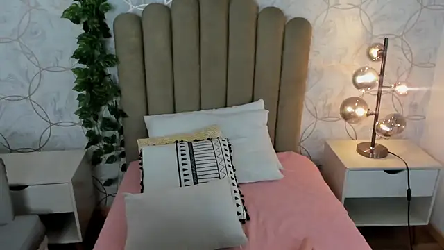 Snapshot of angelsky11 chatting on April 5, 7:22 pm angelsky11 online show from April 5, 7:22 pm