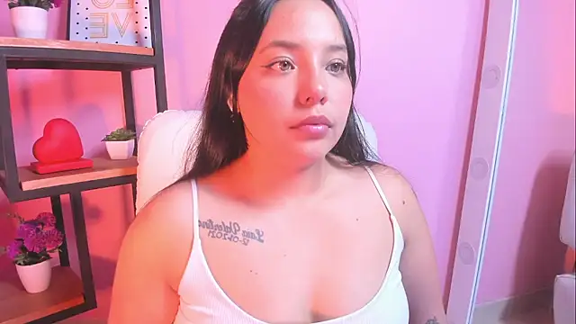 Snapshot of melanie_velle chatting on February 18, 3:35 am melanie velle online show from February 18, 3:35 am