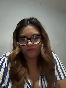 Snapshot of ludmila_x chatting on February 18, 3:24 am ludmila x online show from February 18, 3:24 am