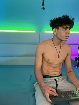 Snapshot of abrilandjulian chatting on February 26, 12:04 pm abrilandjulian online show from February 26, 12:04 pm