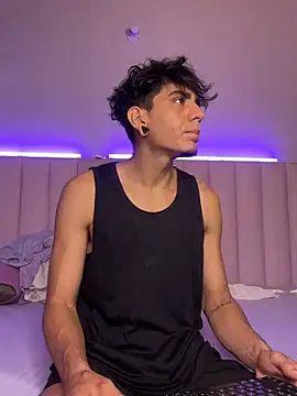 abrilandjulian online show from March 27, 11:54 am