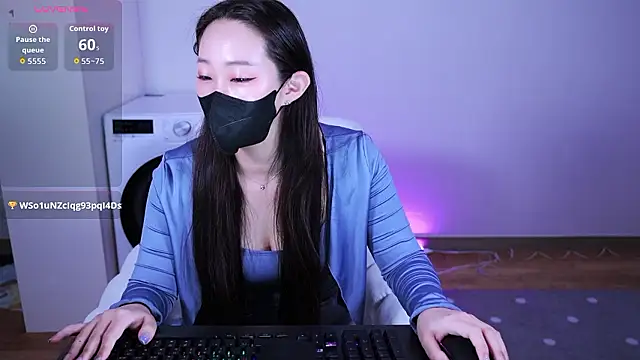 Snapshot of sodami01 chatting on February 22, 12:47 pm sodami01 online show from February 22, 12:47 pm