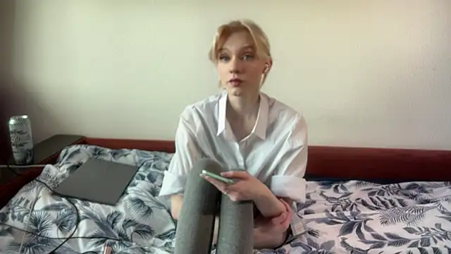 Snapshot of HirokoMassengills chatting on February 22, 5:08 am HirokoMassengills online show from February 22, 5:08 am