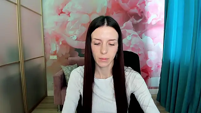 NoirDiva online show from March 5, 6:42 am