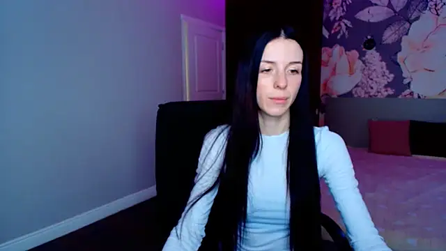 NoirDiva online show from April 9, 12:21 pm