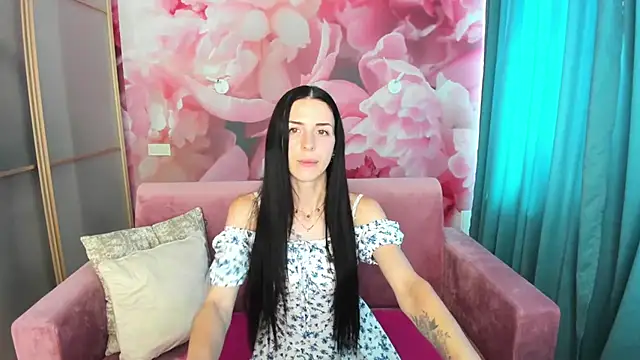 Snapshot of NoirDiva chatting on July 7, 7:34 am NoirDiva online show from July 7, 7:34 am