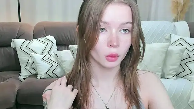 Snapshot of Violetta__Dreams chatting on April 28, 4:17 am Violetta Dreams online show from April 28, 4:17 am