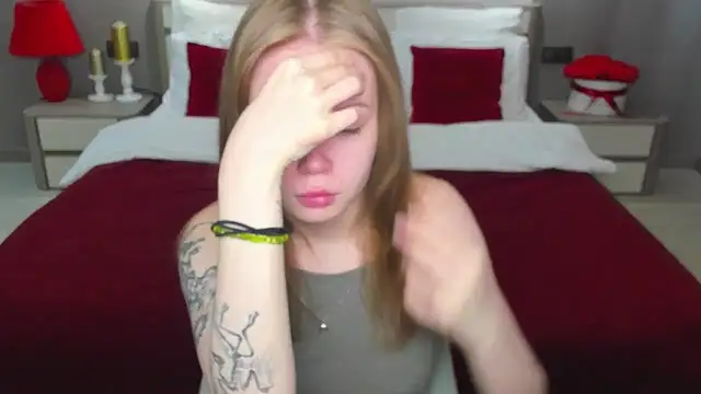 Snapshot of Violetta__Dreams chatting on June 2, 4:47 am Violetta Dreams online show from June 2, 4:47 am