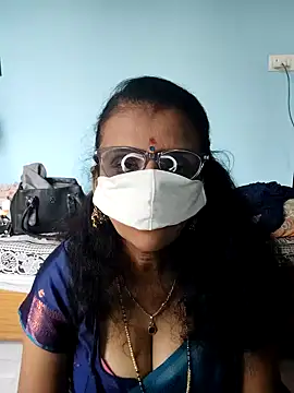 Snapshot of Kannadasexywifes chatting on April 17, 5:32 am Kannadasexywifes online show from April 17, 5:32 am