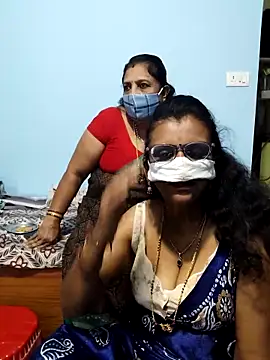 Snapshot of Kannadasexywifes chatting on April 23, 12:29 pm Kannadasexywifes online show from April 23, 12:29 pm