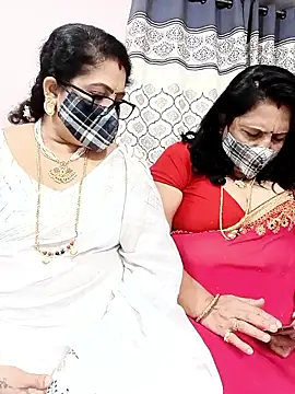 Snapshot of Kannadasexywifes chatting on June 13, 7:12 pm Kannadasexywifes online show from June 13, 7:12 pm