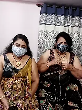 Snapshot of Kannadasexywifes chatting on June 17, 5:14 pm Kannadasexywifes online show from June 17, 5:14 pm
