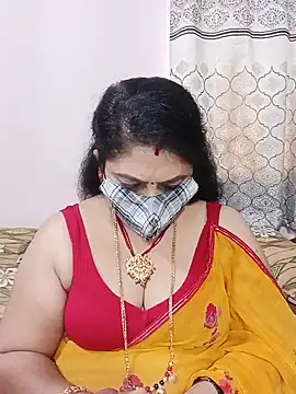 Snapshot of Kannadasexywifes chatting on June 18, 11:58 am Kannadasexywifes online show from June 18, 11:58 am
