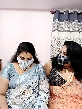 Snapshot of Kannadasexywifes chatting on July 2, 12:22 pm Kannadasexywifes online show from July 2, 12:22 pm