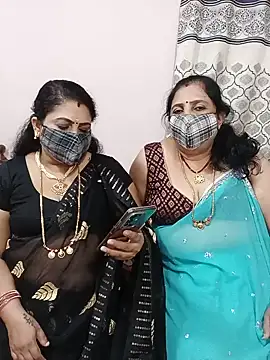 Snapshot of Kannadasexywifes chatting on July 3, 5:19 pm Kannadasexywifes online show from July 3, 5:19 pm