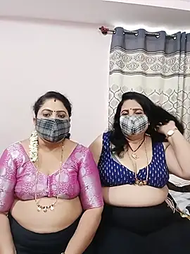 Snapshot of Kannadasexywifes chatting on July 4, 9:26 am Kannadasexywifes online show from July 4, 9:26 am