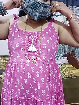 Snapshot of Kannadasexywifes chatting on July 5, 1:45 am Kannadasexywifes online show from July 5, 1:45 am