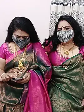 Snapshot of Kannadasexywifes chatting on July 5, 5:09 pm Kannadasexywifes online show from July 5, 5:09 pm