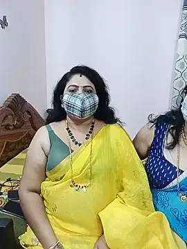 Snapshot of Kannadasexywifes chatting on July 7, 7:23 am Kannadasexywifes online show from July 7, 7:23 am