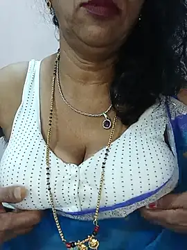 Snapshot of Kannadasexywifes chatting on July 13, 6:16 am Kannadasexywifes online show from July 13, 6:16 am