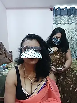 Snapshot of Kannadasexywifes chatting on July 16, 5:57 am Kannadasexywifes online show from July 16, 5:57 am