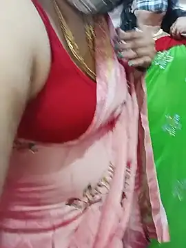 Snapshot of Kannadasexywifes chatting on July 18, 6:28 am Kannadasexywifes online show from July 18, 6:28 am