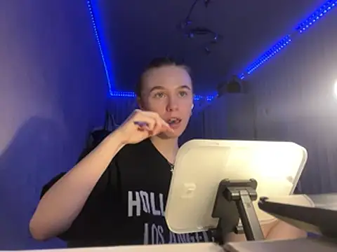 Snapshot of melissashineee chatting on February 25, 11:42 am melissashineee online show from February 25, 11:42 am