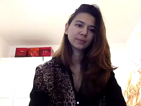 Snapshot of KiraVixenSweet chatting on February 22, 2:59 pm KiraVixenSweet online show from February 22, 2:59 pm