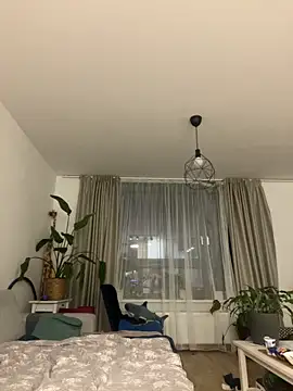 KiraVixenSweet online show from April 2, 5:54 pm