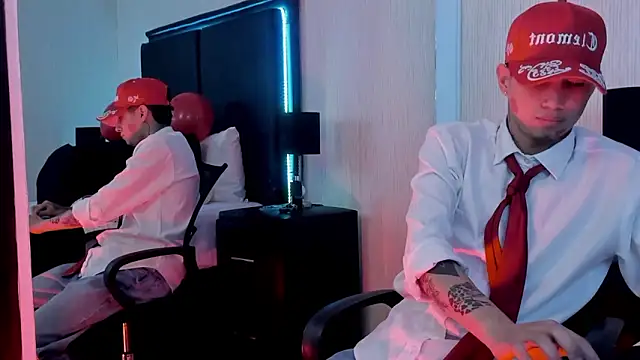 Snapshot of JoshBeech chatting on February 14, 12:57 pm JoshBeech online show from February 14, 12:57 pm