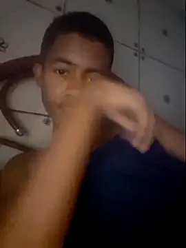 Snapshot of jujubinha1028 chatting on February 18, 2:29 am jujubinha1028 online show from February 18, 2:29 am