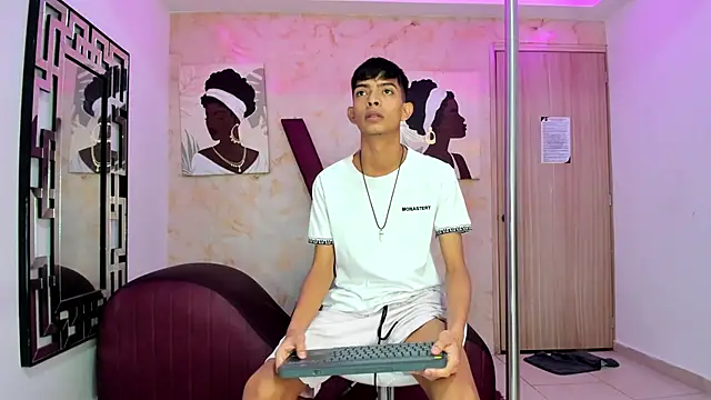 Snapshot of KITTY_BOSH chatting on February 17, 1:29 pm KITTY BOSH online show from February 17, 1:29 pm