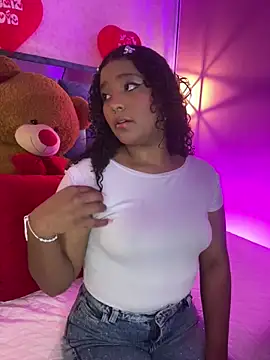 Snapshot of canelaa_sweet5 chatting on February 17, 1:46 am canelaa sweet5 online show from February 17, 1:46 am