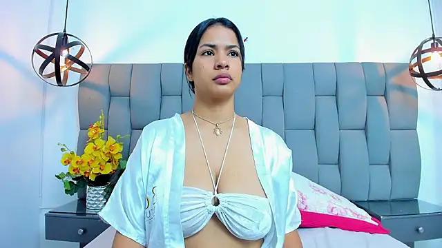 Snapshot of lunavarela chatting on February 21, 11:55 am lunavarela online show from February 21, 11:55 am