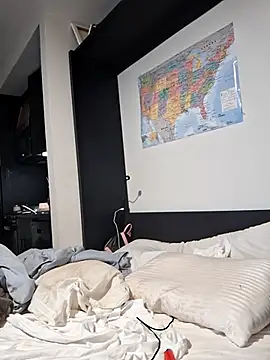 Snapshot of Cinnamonbunn chatting on March 18, 3:42 am Cinnamonbunn online show from March 18, 3:42 am