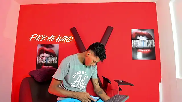 Snapshot of GREEN_BOYS chatting on February 28, 7:31 am GREEN BOYS online show from February 28, 7:31 am