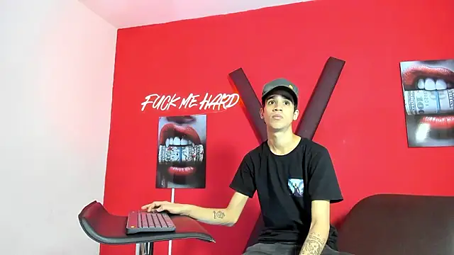 GREEN BOYS online show from March 11, 7:25 am