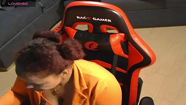 Snapshot of Helensex1 chatting on February 22, 2:45 am Helensex1 online show from February 22, 2:45 am